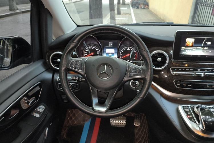 Used Mercedes-Benz V-Class 2018 V 260 L Prestige Extended Version China VI Steering Wheel