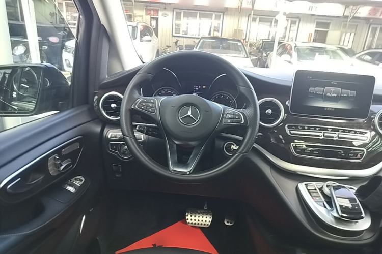 Used Mercedes-Benz V-Class 2018 V 260 L Prestige Extended Version China VI Steering Wheel