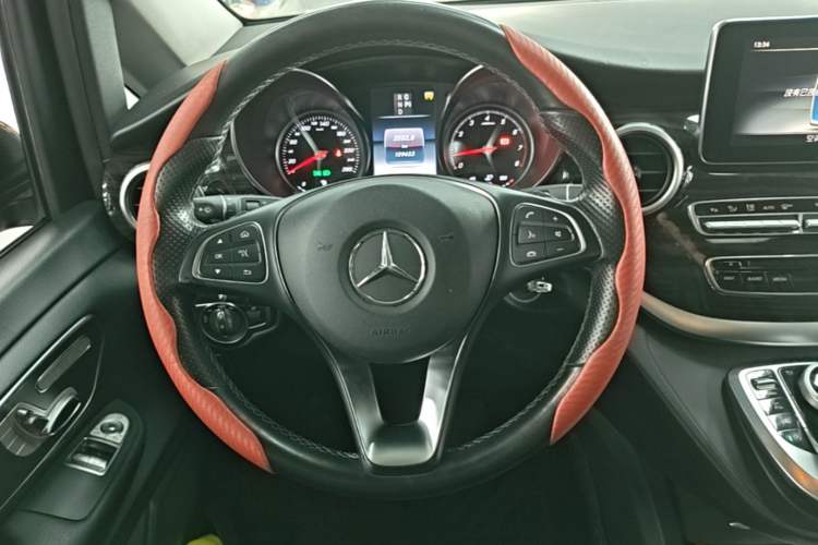 Used Mercedes-Benz V-Class 2018 V 260 Avantgarde Edition China VI Steering Wheel