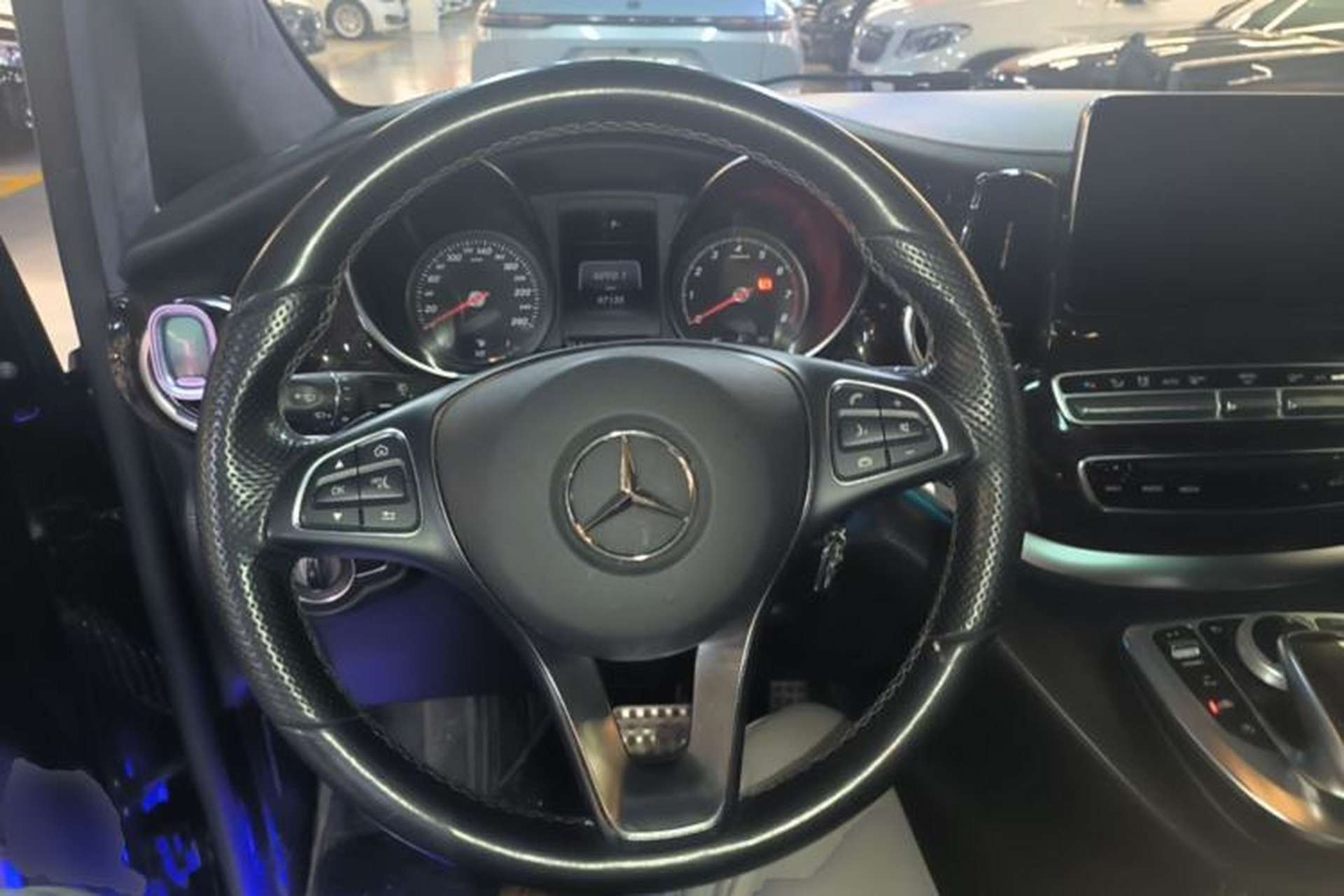 Used Mercedes-Benz V-Class 2018 V 260 L Prestige Extended Version China VI Steering Wheel