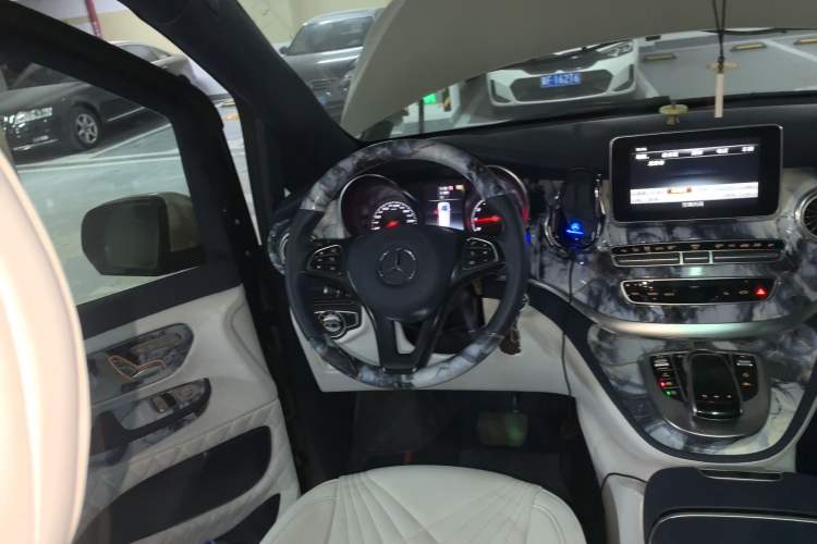 Used Mercedes-Benz V-Class 2018 V 260 Avantgarde Edition China V Steering Wheel
