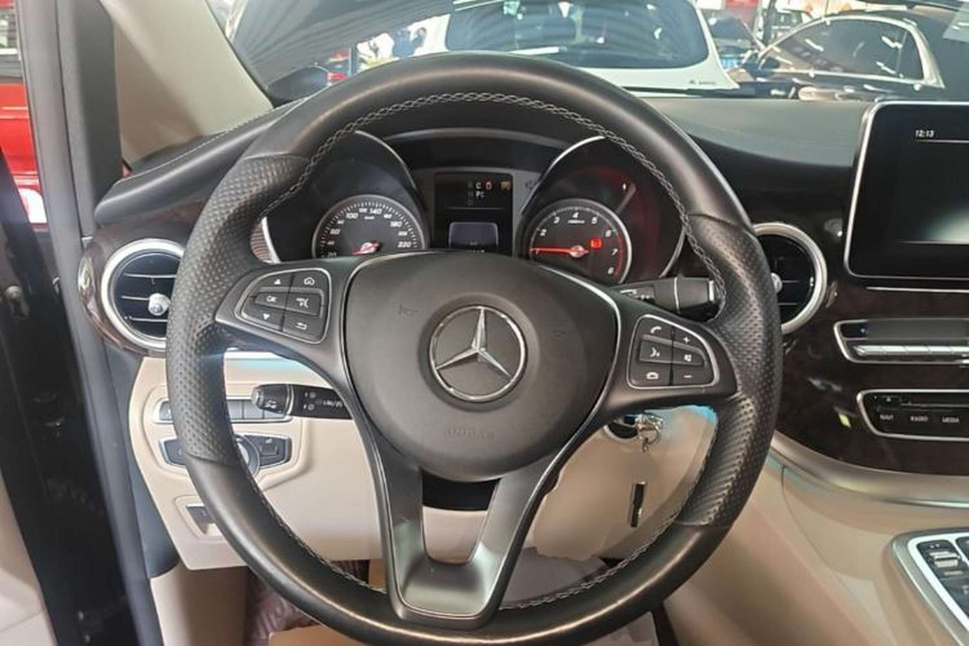 Used Mercedes-Benz V-Class 2018 V 260 L Prestige Extended Version China VI Steering Wheel