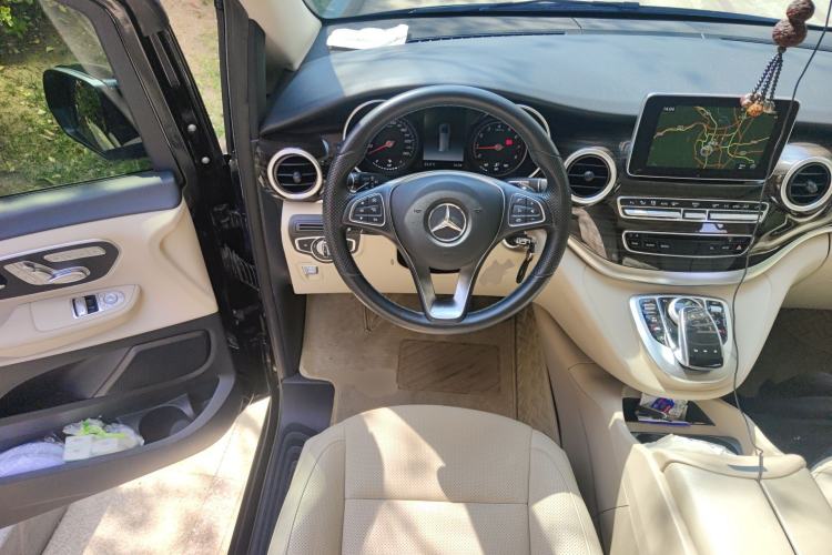 Used Mercedes-Benz V-Class 2018 V 260 Avantgarde Edition China VI Steering Wheel