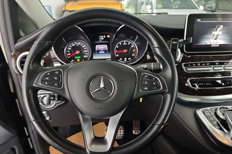 Used Mercedes-Benz V-Class 2018 V 260 L Prestige Extended Version China VI Steering Wheel