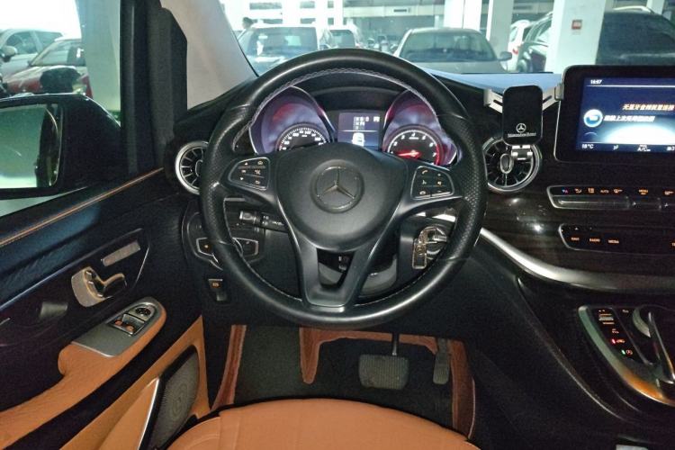 Used Mercedes-Benz V-Class 2018 V 260 Avantgarde Edition China VI Steering Wheel