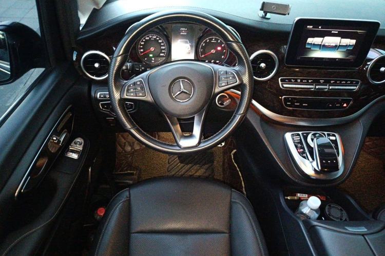 Used Mercedes-Benz V-Class 2018 V 260 L Prestige Extended Version China VI Steering Wheel