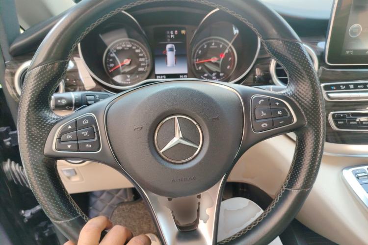 Used Mercedes-Benz V-Class 2018 V 260 Avantgarde Edition China V Steering Wheel