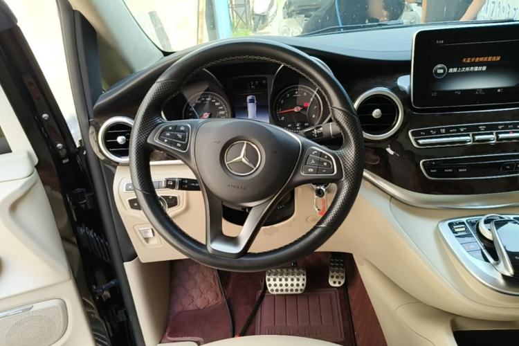 Used Mercedes-Benz V-Class 2018 V 260 L Prestige Extended Version China VI Steering Wheel