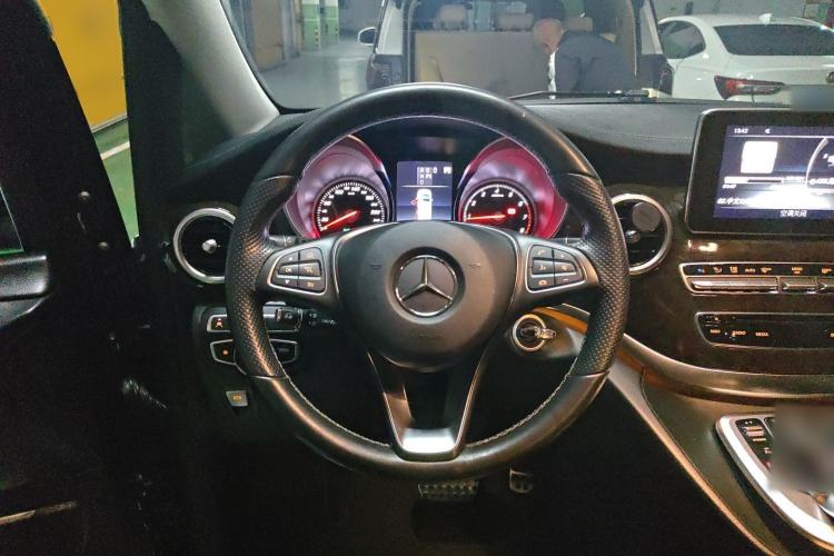 Used Mercedes-Benz V-Class 2018 V 260 L Prestige Extended Version China VI Steering Wheel