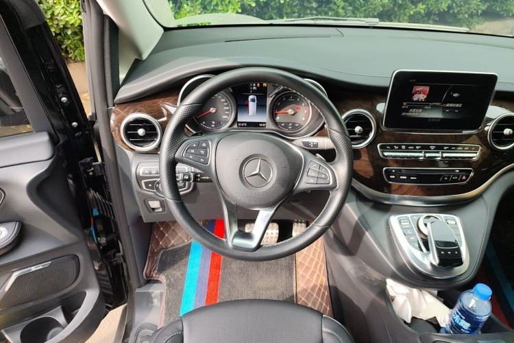 Used Mercedes-Benz V-Class 2018 V 260 L Prestige Extended Version China VI Steering Wheel