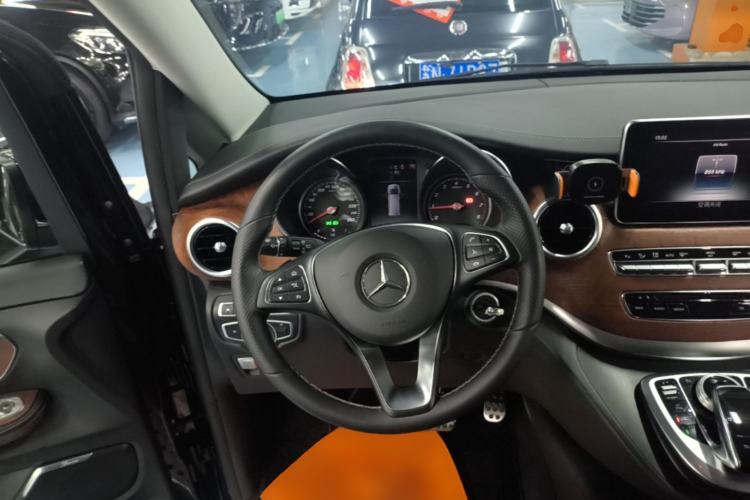 Used Mercedes-Benz V-Class 2018 V 260 L Prestige Extended Version China VI Steering Wheel