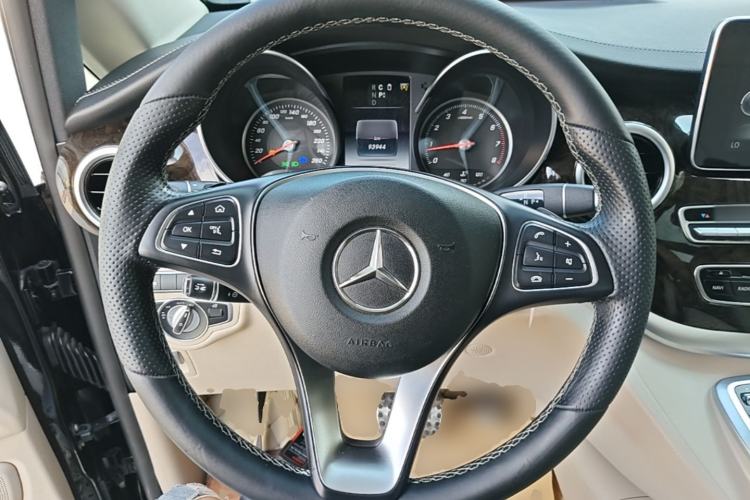 Used Mercedes-Benz V-Class 2018 V 260 L Prestige Extended Version China VI Steering Wheel