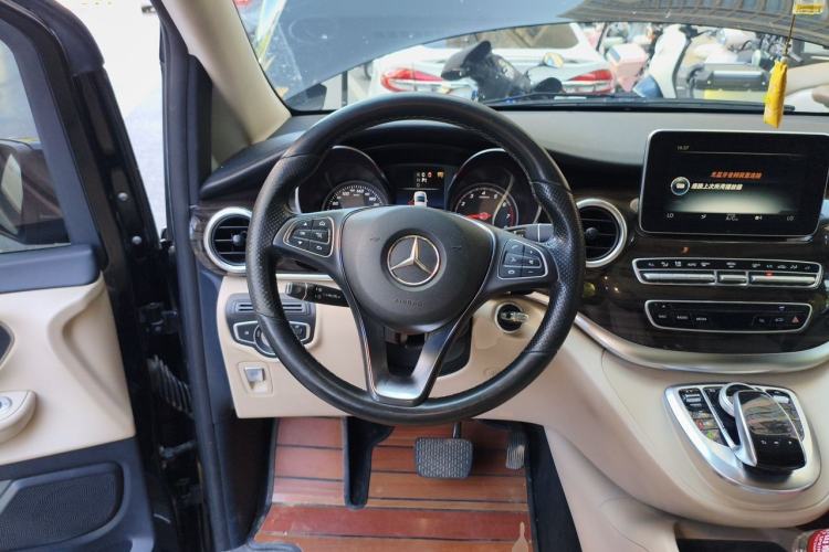 Used Mercedes-Benz V-Class 2018 V 260 Avantgarde Edition China V Steering Wheel