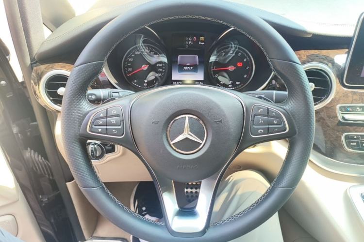 Used Mercedes-Benz V-Class 2018 V 260 L Prestige Extended Version China VI Steering Wheel