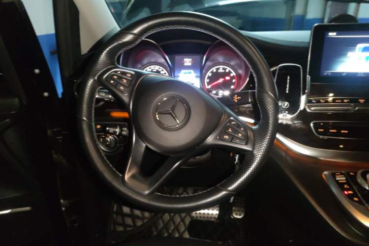 Used Mercedes-Benz V-Class 2018 V 260 L Prestige Extended Version China VI Steering Wheel