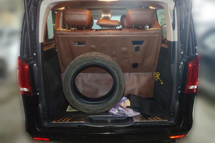 Used Mercedes-Benz V-Class 2018 V 260 Avantgarde Edition China VI Trunk