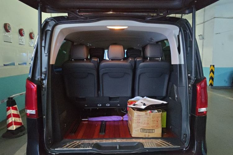Used Mercedes-Benz V-Class 2018 V250 2.0T Middle East Version Trunk