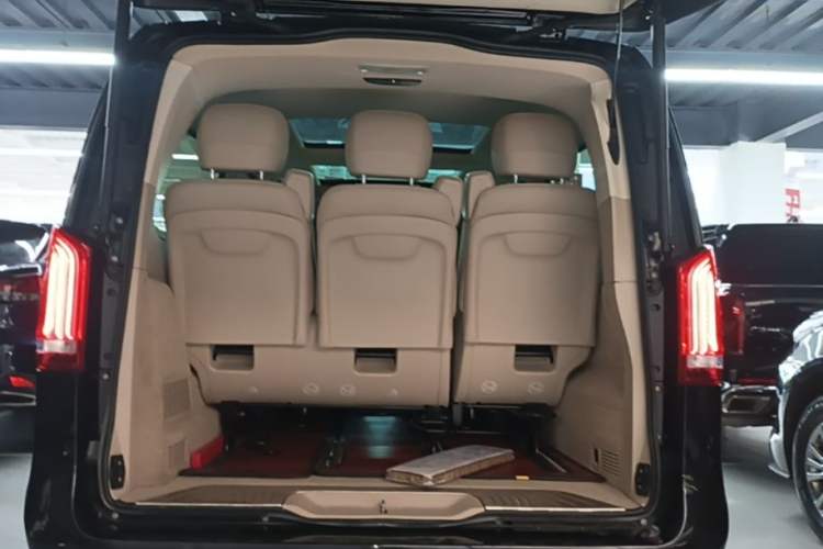 Used Mercedes-Benz V-Class 2018 V 260 L Prestige Extended Version China VI Trunk