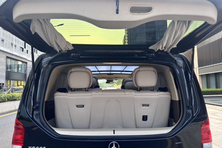 Used Mercedes-Benz V-Class 2018 V250 2.0T Extended Version 5.37 meters Middle East Edition Trunk