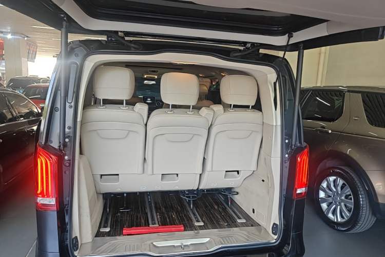 Used Mercedes-Benz V-Class 2018 V 260 L Prestige Extended Version China VI Trunk