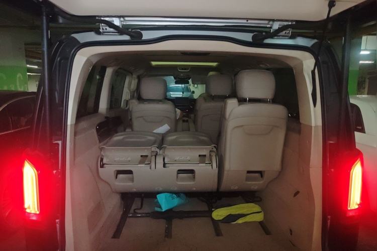 Used Mercedes-Benz V-Class 2018 V 260 Avantgarde Edition China VI Trunk