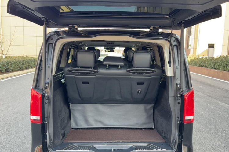 Used Mercedes-Benz V-Class 2018 V 260 Avantgarde Edition China VI Trunk