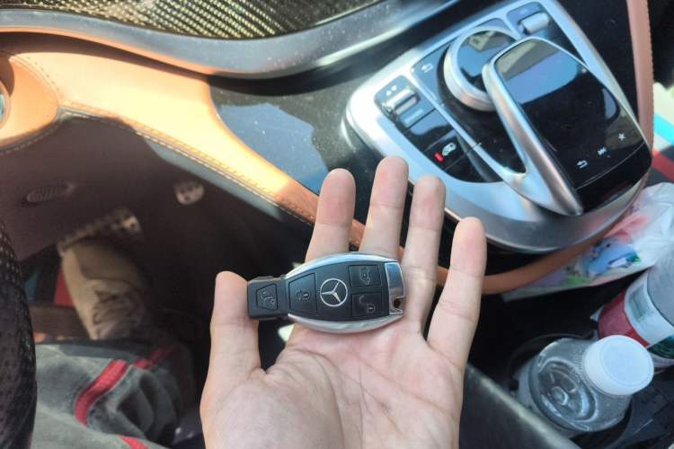 Used Mercedes-Benz V-Class  Vehicle Key