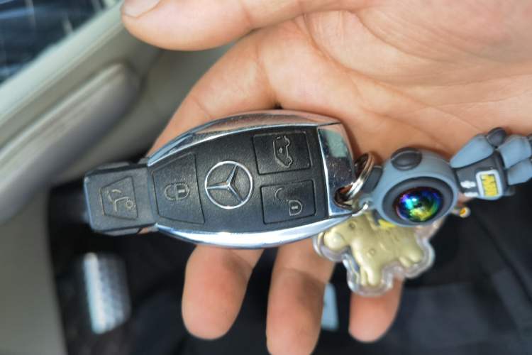 Used Mercedes-Benz V-Class 2018 V 260 L Prestige Extended Version China V Vehicle Key