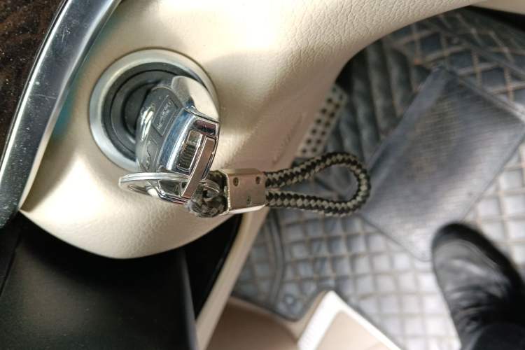 Used Mercedes-Benz V-Class 2018 V 260 L Prestige Extended Version China VI Vehicle Key