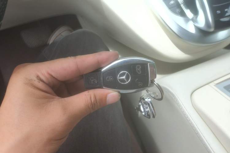 Used Mercedes-Benz V-Class 2018 V 260 L Prestige Extended Version China V Vehicle Key
