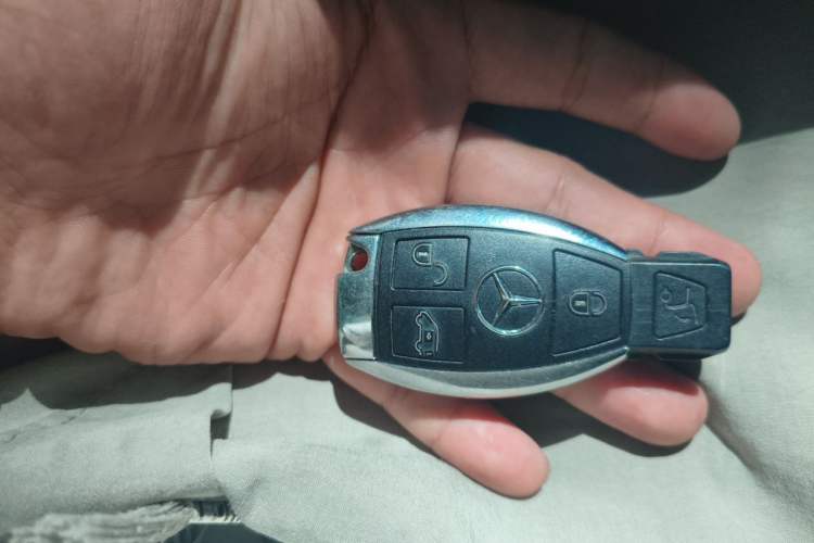 Used Mercedes-Benz V-Class 2018 V 260 Prestige Edition China VI Vehicle Key
