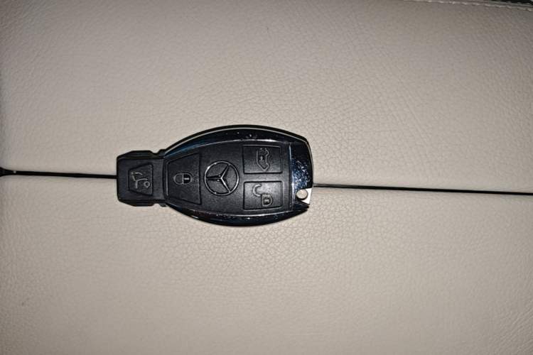 Used Mercedes-Benz V-Class 2018 V 260 Prestige Edition China VI Vehicle Key