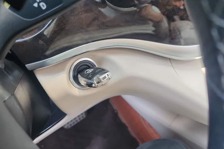 Used Mercedes-Benz V-Class 2018 V 260 Prestige Edition China VI Vehicle Key