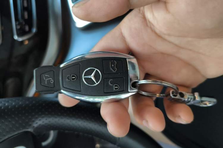 Used Mercedes-Benz V-Class 2018 V 260 L Prestige Extended Version China VI Vehicle Key