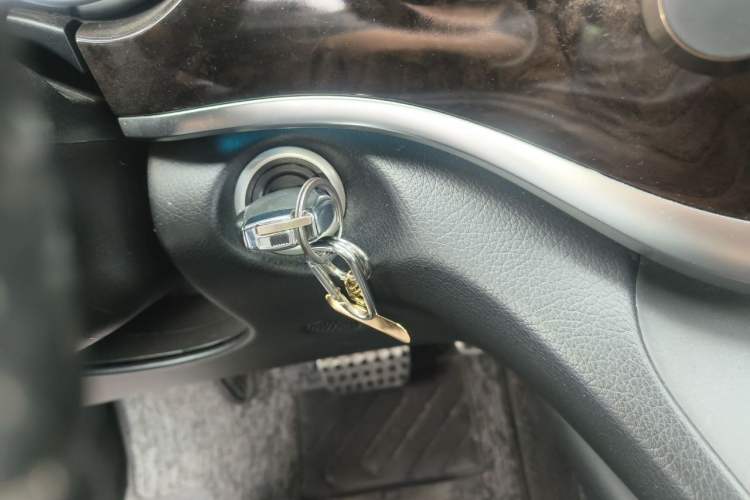 Used Mercedes-Benz V-Class 2018 V 260 Prestige Edition China VI Vehicle Key