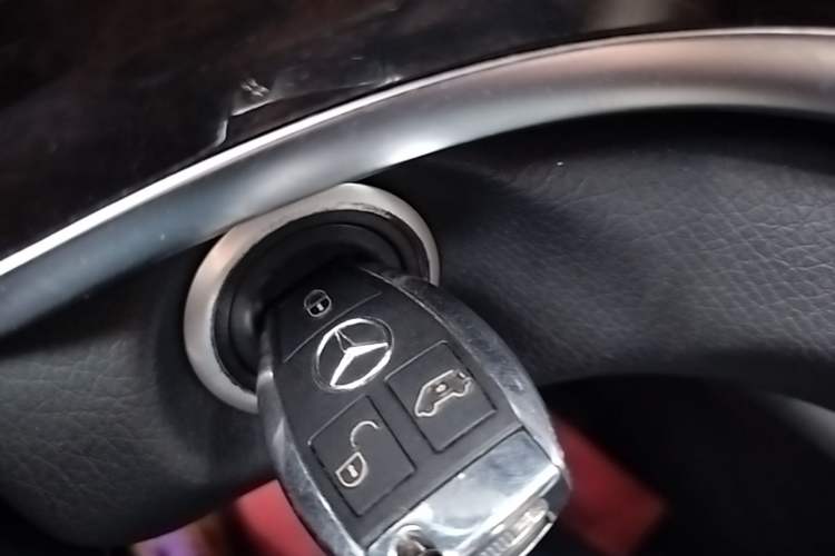 Used Mercedes-Benz V-Class 2018 V 260 L Prestige Extended Version China VI Vehicle Key