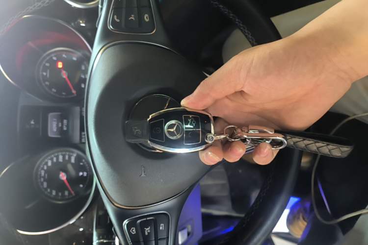 Used Mercedes-Benz V-Class 2018 V 260 L Prestige Extended Version China VI Vehicle Key