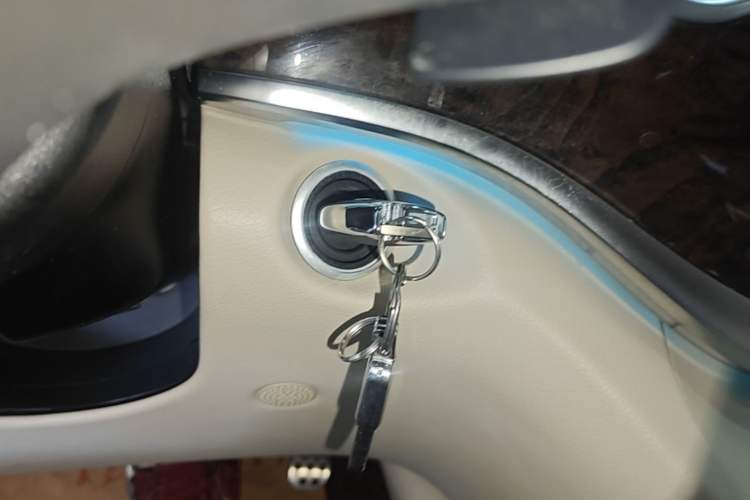 Used Mercedes-Benz V-Class 2018 V 260 L Prestige Extended Version China VI Vehicle Key