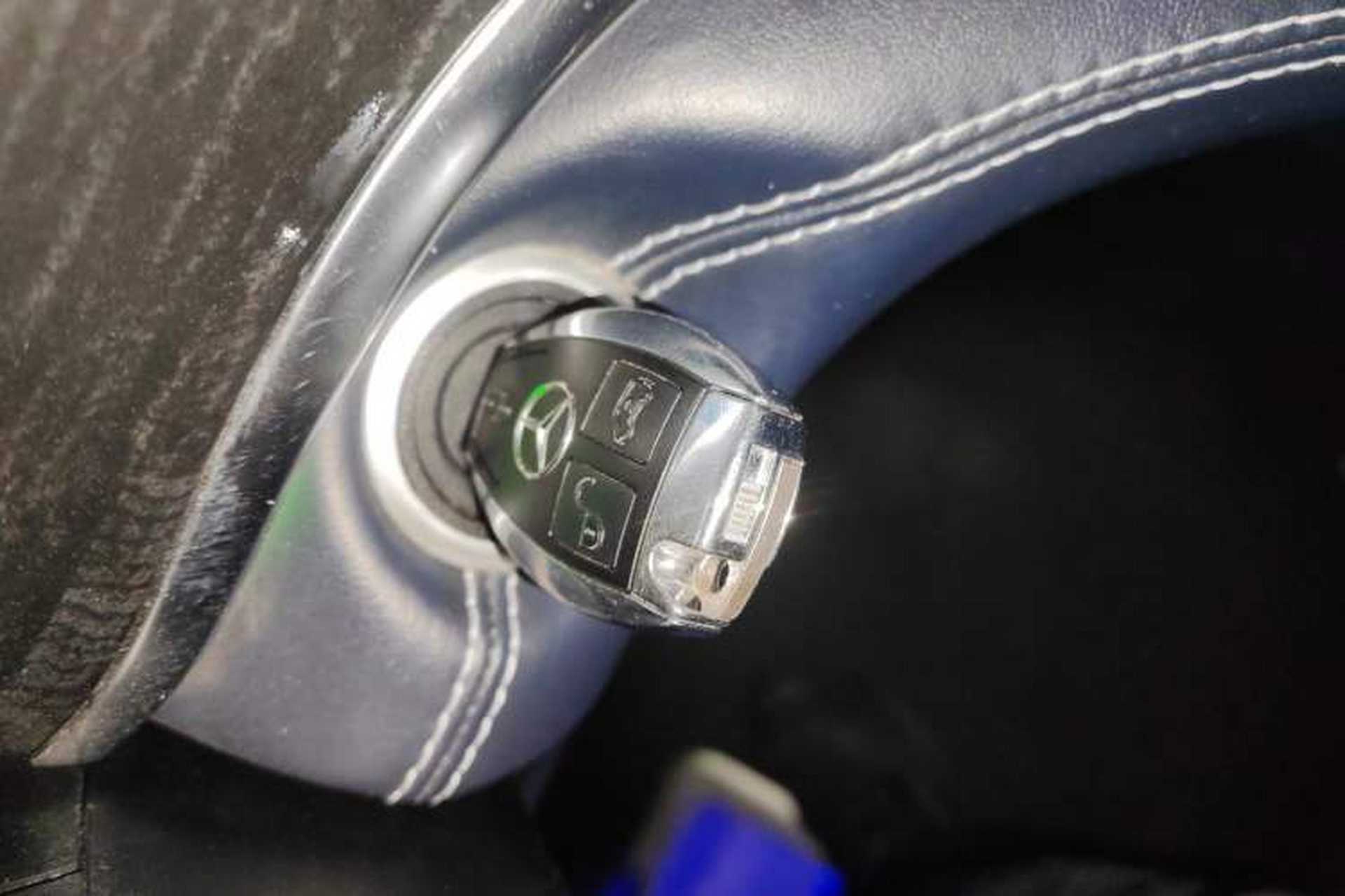 Used Mercedes-Benz V-Class  Vehicle Key