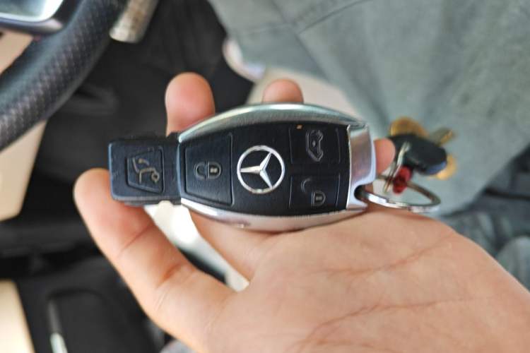 Used Mercedes-Benz V-Class 2018 V 260 Prestige Edition China VI Vehicle Key
