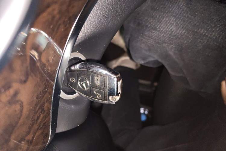 Used Mercedes-Benz V-Class 2018 V 260 L Prestige Extended Version China VI Vehicle Key