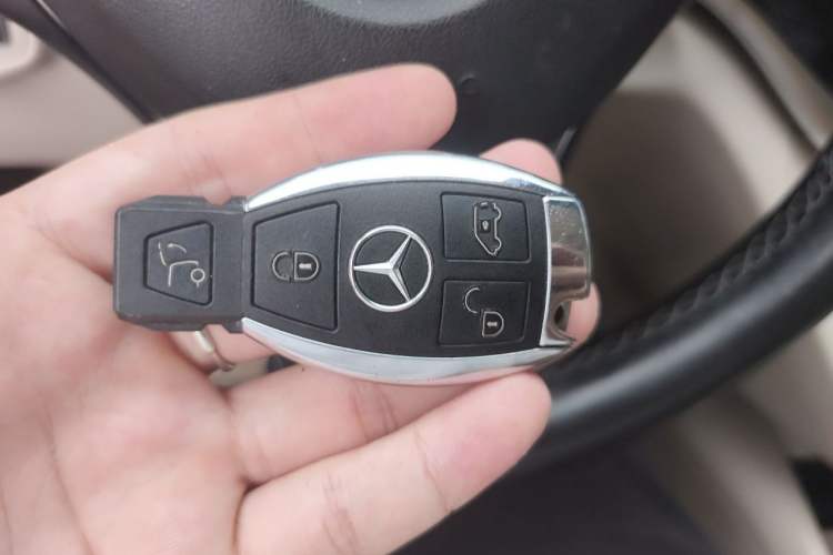 Used Mercedes-Benz V-Class 2018 V 260 Prestige Edition China VI Vehicle Key