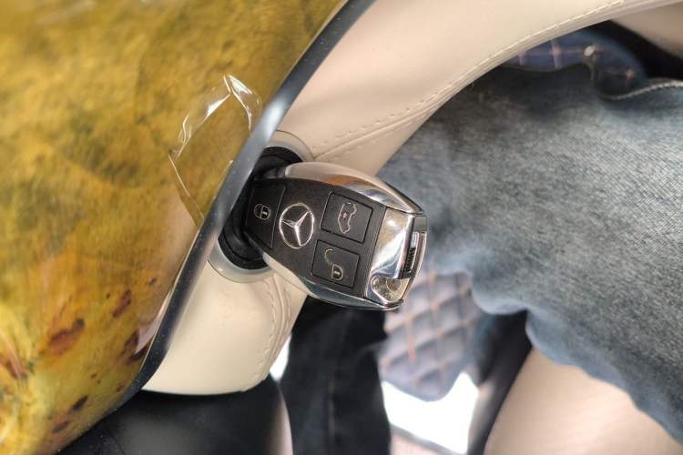 Used Mercedes-Benz V-Class 2018 V 260 L Prestige Extended Version China VI Vehicle Key