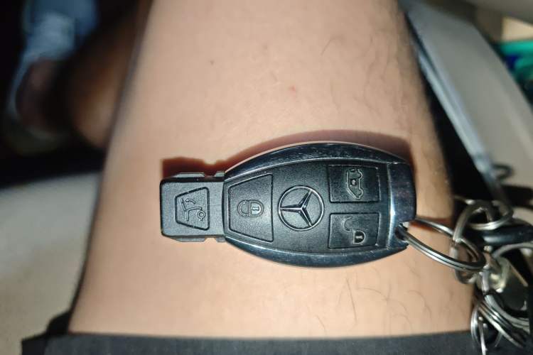 Used Mercedes-Benz V-Class 2018 V 260 Avantgarde Edition China VI Vehicle Key