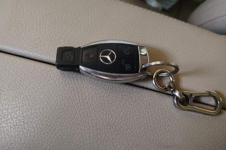 Used Mercedes-Benz V-Class 2018 V 260 L Prestige Extended Version China V Vehicle Key