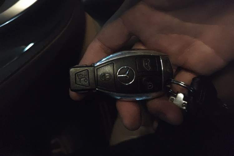Used Mercedes-Benz V-Class 2018 V 260 L Prestige Extended Version China VI Vehicle Key