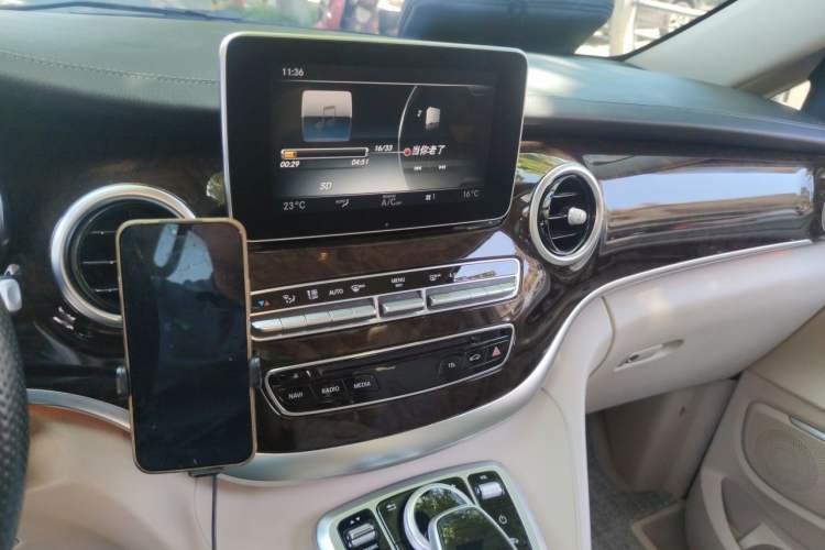 Used Mercedes-Benz V-Class 2018 V 260 Prestige Edition China VI Audio And AC Panel