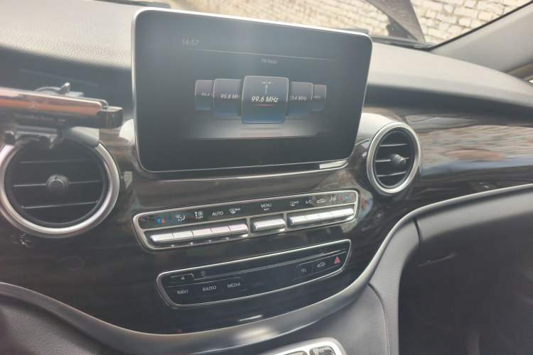 Used Mercedes-Benz V-Class 2018 V 260 Avantgarde Edition China V Audio And AC Panel