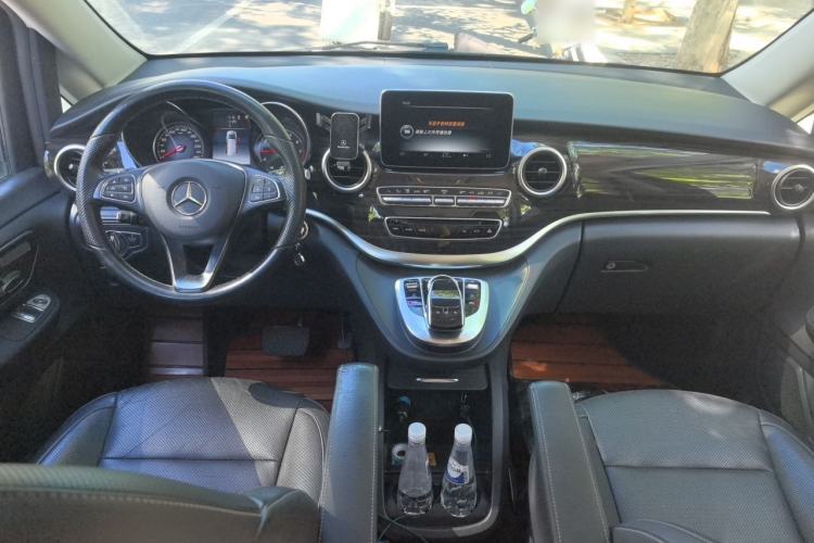Used Mercedes-Benz V-Class 2018 V 260 Avantgarde Edition China V Center Console