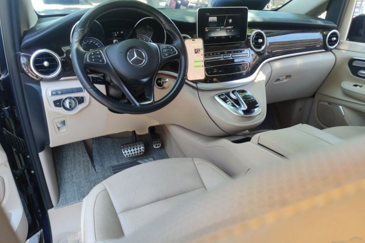 Used Mercedes-Benz V-Class 2018 V 260 Prestige Edition China VI Center Console